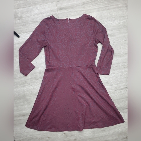 Undle Only: Loft Raised Floral Embroidered Fit & Flare Dress Size 8 - Picture 5 of 9